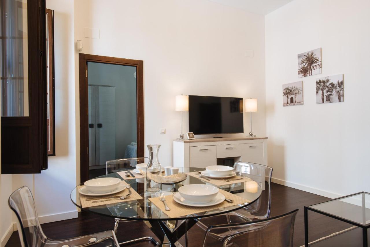 Apartamento Puerta Real - Free Parking Siviglia Esterno foto
