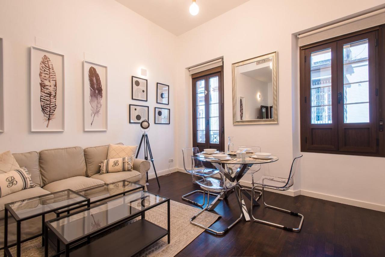 Apartamento Puerta Real - Free Parking Siviglia Esterno foto