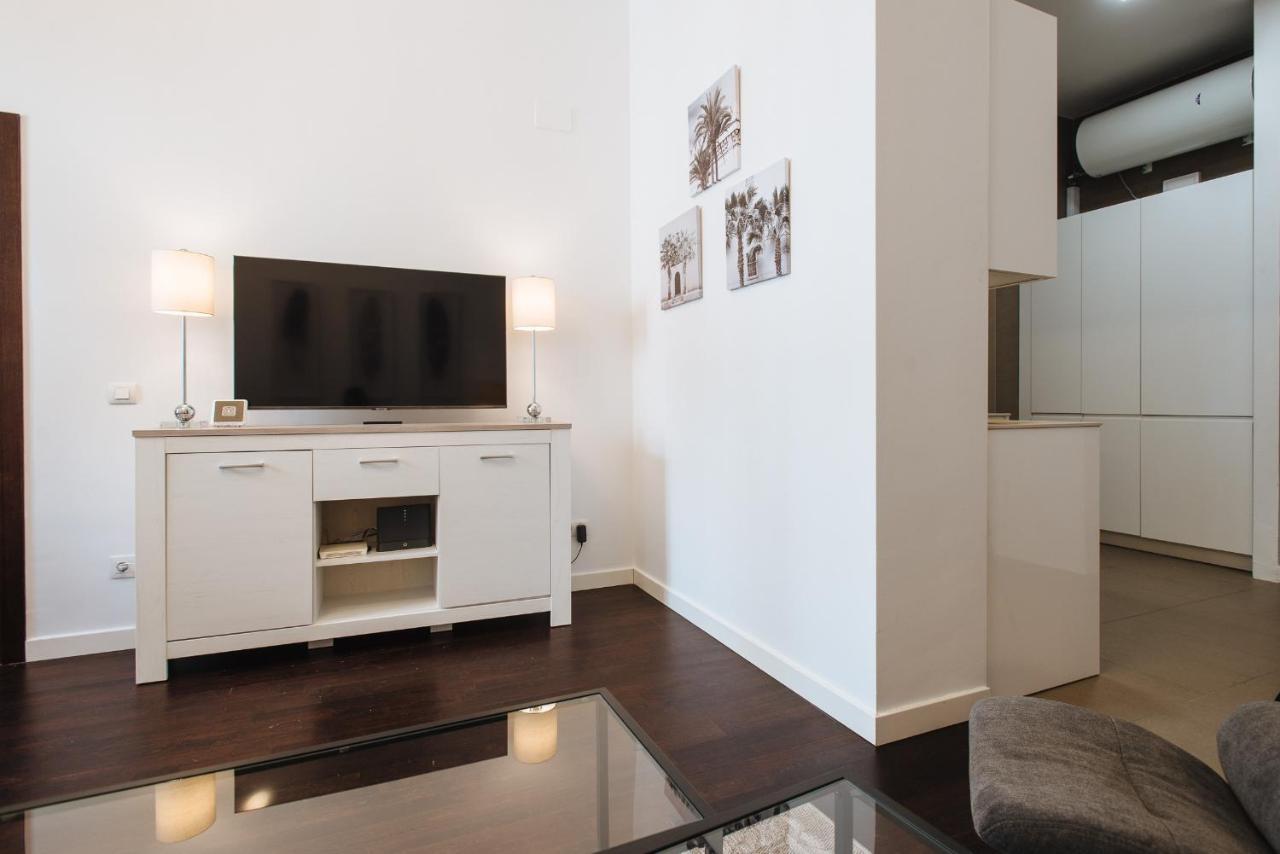 Apartamento Puerta Real - Free Parking Siviglia Esterno foto