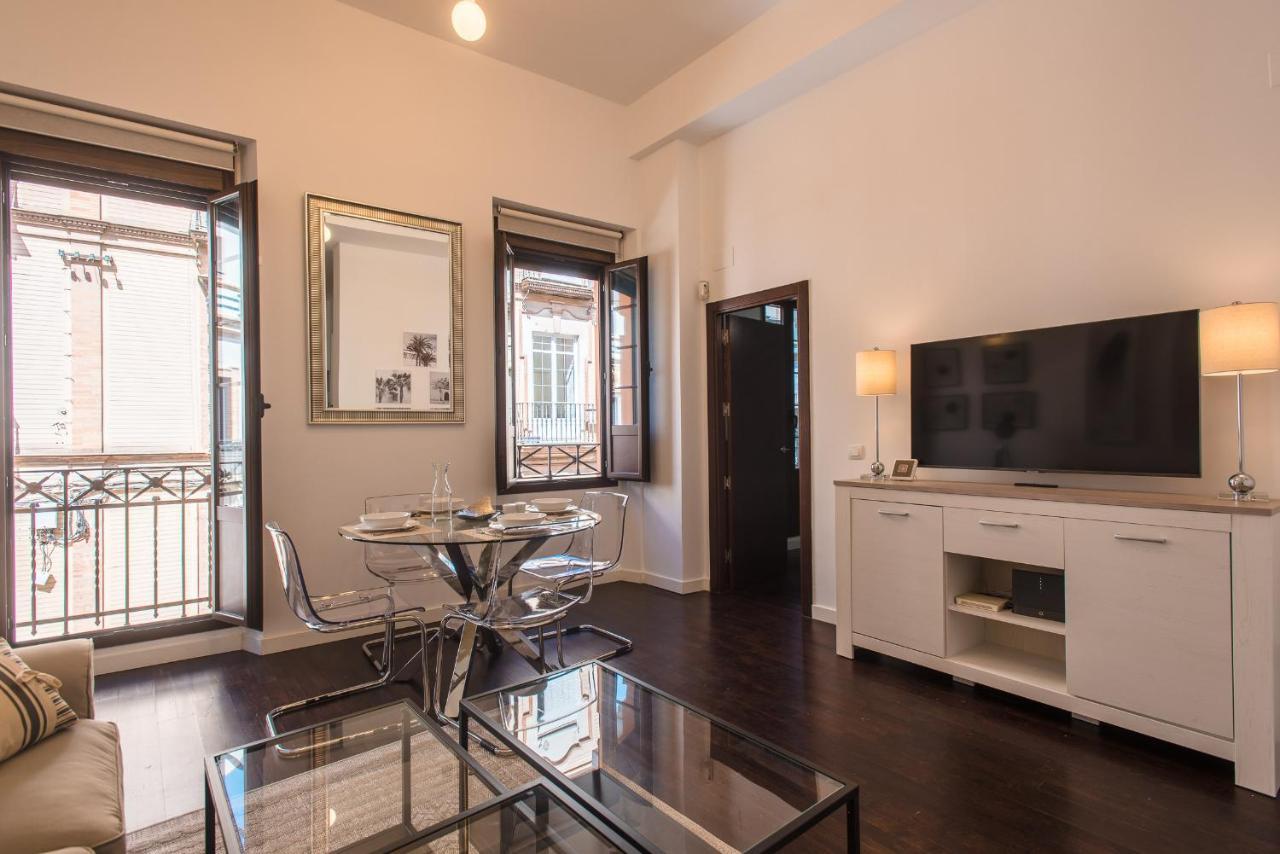Apartamento Puerta Real - Free Parking Siviglia Esterno foto
