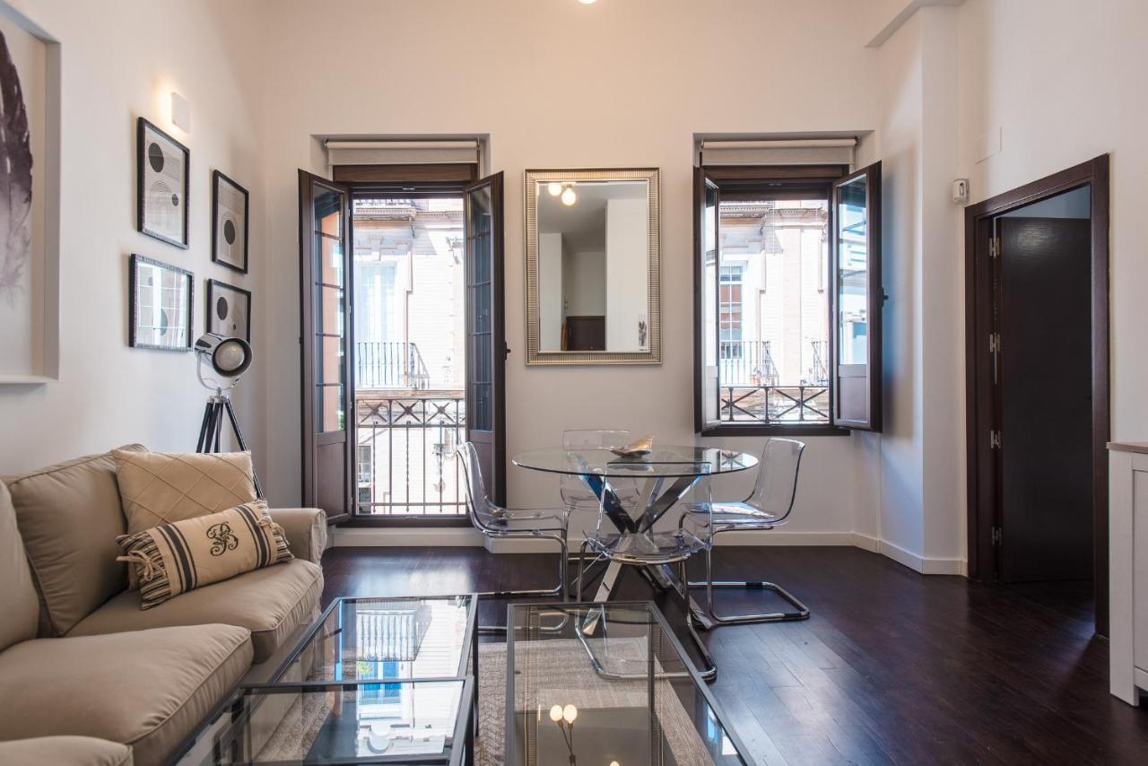 Apartamento Puerta Real - Free Parking Siviglia Esterno foto