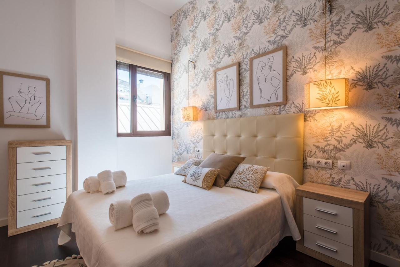 Apartamento Puerta Real - Free Parking Siviglia Esterno foto
