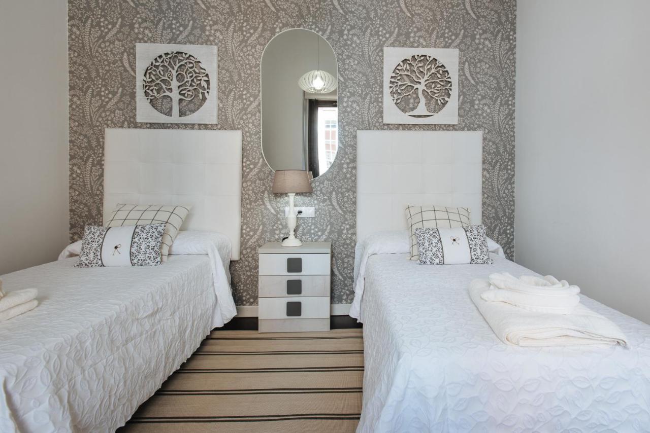 Apartamento Puerta Real - Free Parking Siviglia Esterno foto