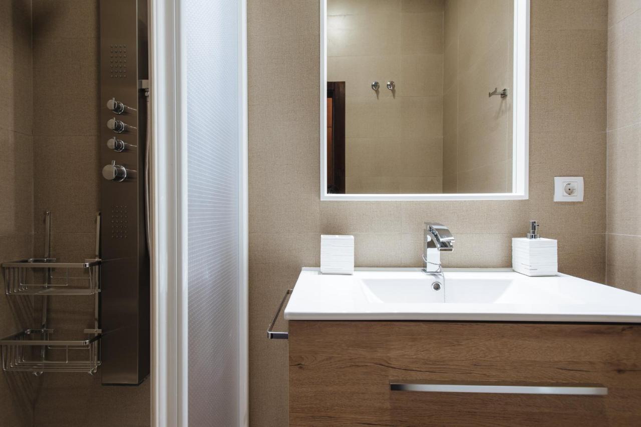 Apartamento Puerta Real - Free Parking Siviglia Esterno foto
