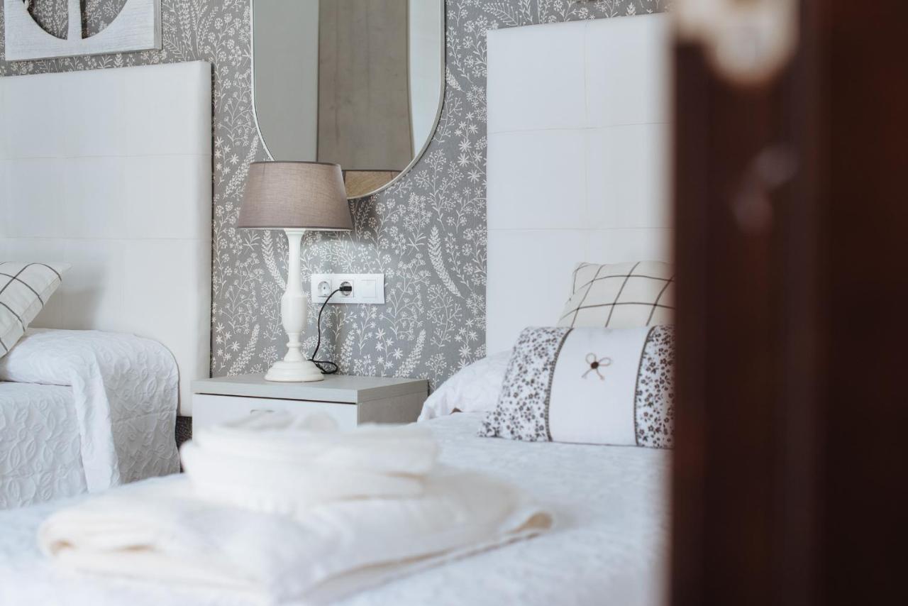 Apartamento Puerta Real - Free Parking Siviglia Esterno foto