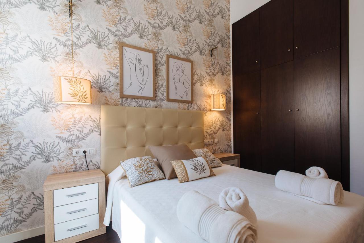 Apartamento Puerta Real - Free Parking Siviglia Esterno foto