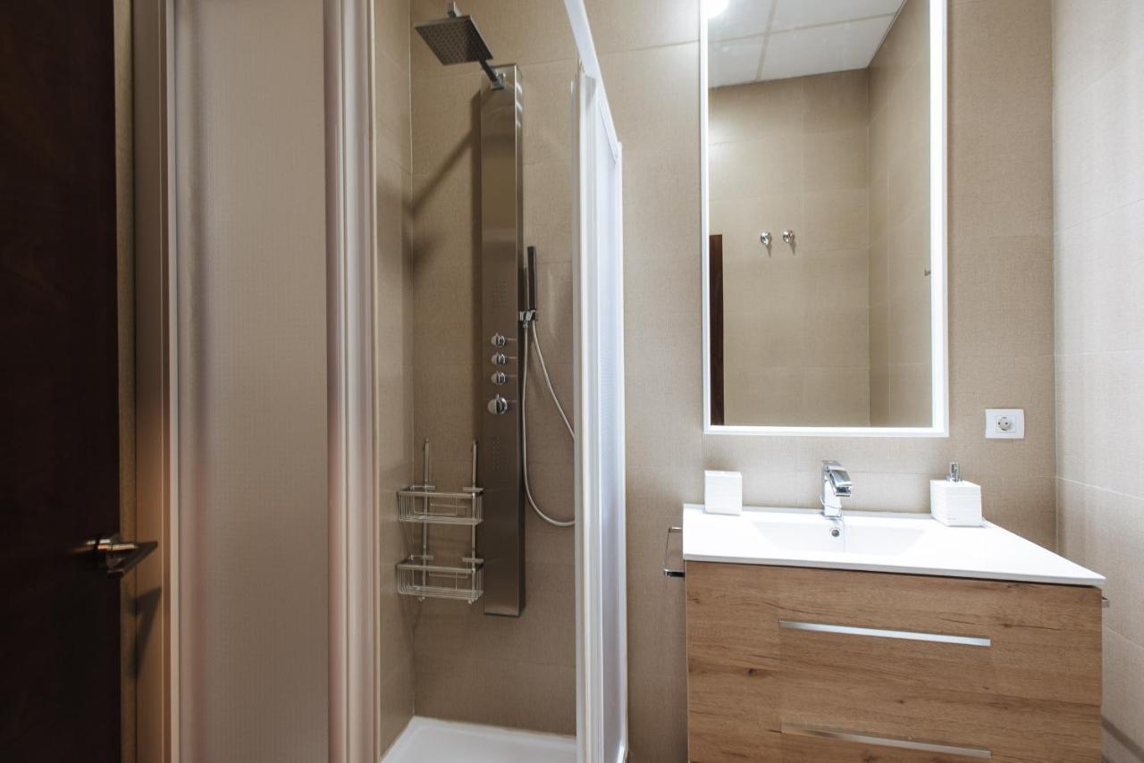 Apartamento Puerta Real - Free Parking Siviglia Esterno foto
